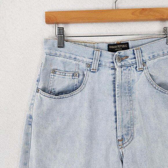 Banana Republic Jeans Men 31x32 Blue Light Wash Relaxed Button Fly Made in Italy - Picture 2 of 16